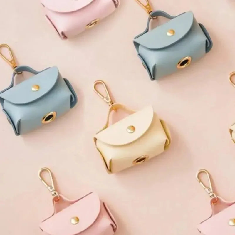 Leather Waste Bag Dispenser ，Dog Poop Bag Holder with Metal Clip for Leash Belt ，Portable Doggy Poop Bags Holder