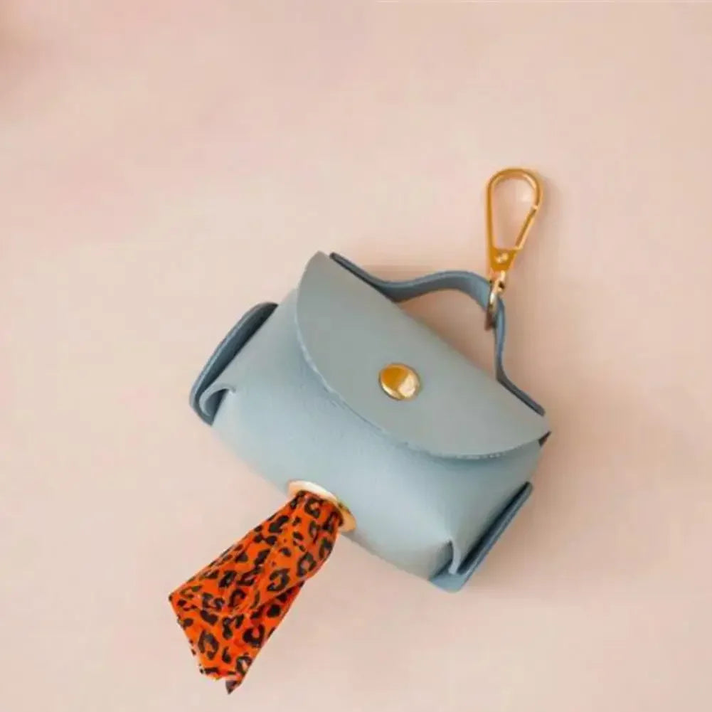 Leather Waste Bag Dispenser ，Dog Poop Bag Holder with Metal Clip for Leash Belt ，Portable Doggy Poop Bags Holder